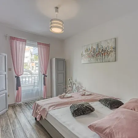 Sea Breeze - Happy Apartment