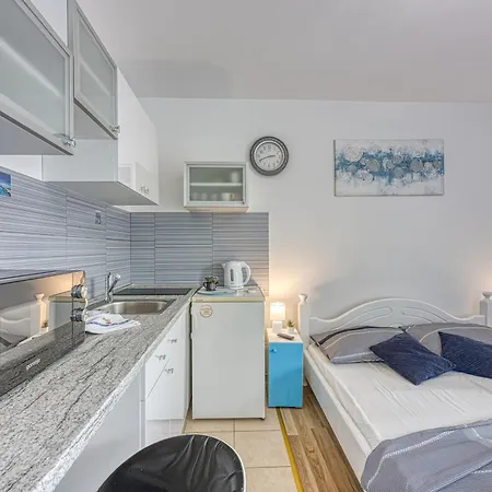 Apartment Sea Breeze - Happy Makarska