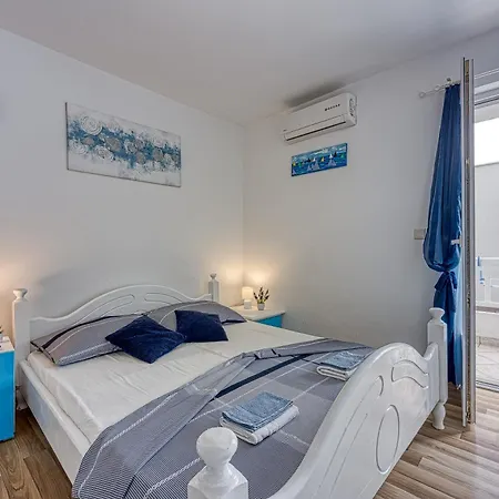 Apartment Sea Breeze - Happy Makarska