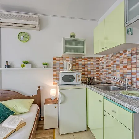 Apartment Sea Breeze - Happy Makarska